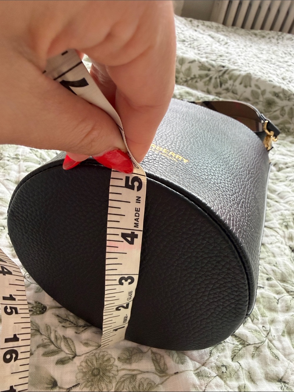 Burberry Black Pebbled Leather Bucket Bag with Check-Print Strap - Picture 4 of 7